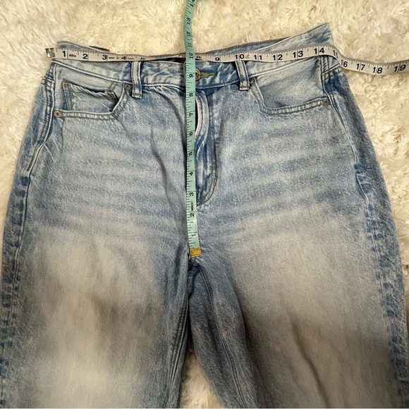 American Eagle Mineral Wash Destroyed Knee Straight Leg Mid Rise Jeans - Picture 14 of 16